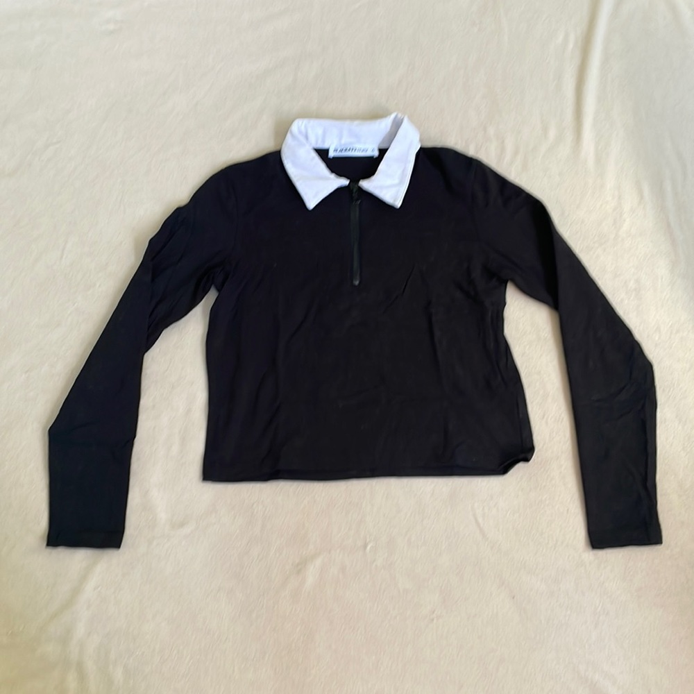 Black long sleeve half-zip knit top with white collar size 6
